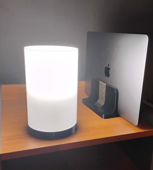 Luminária Moderna de Mesa - Estilo e Iluminação Perfeita para Qualquer Espaço - Image 2